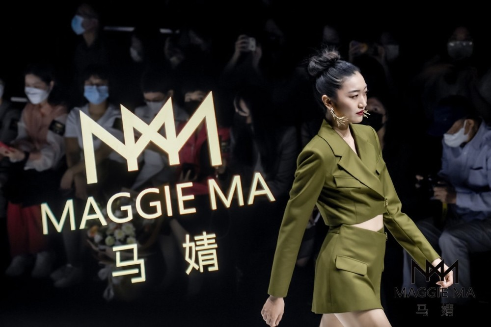 磁力大开！MAGGIE MA马婧深圳时装周发布2022春夏系列