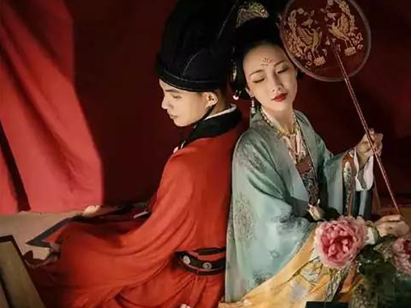 中式婚纱的特色(什么是中国传统婚纱？)